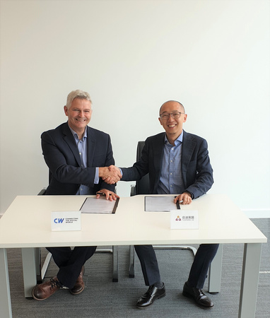 Simon &amp;amp; Kevin TusPark signing 2