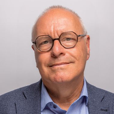 Dr Stephen Unger