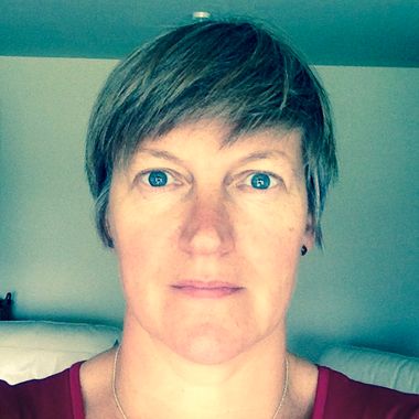 Dr Fionagh  Thomson